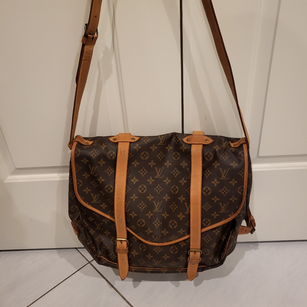 Louis Vuitton Saumur 43